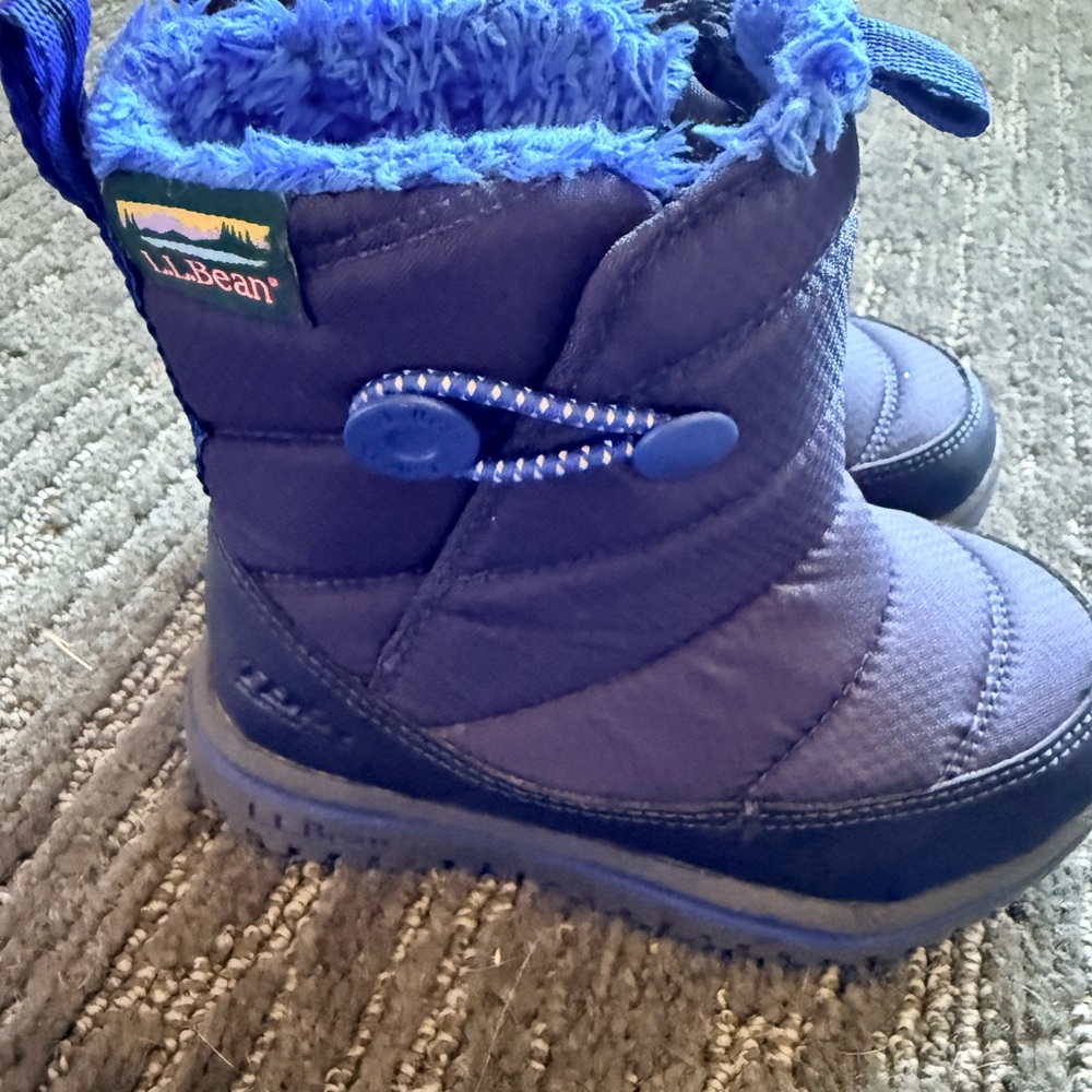 L.L. Bean Kids Navy Blue Insulated Winter Boot